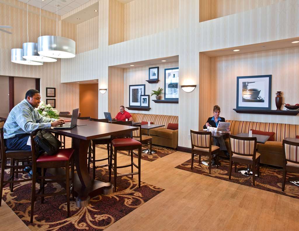 แฮมป์ตัน อินน์ แอนด์ สวีท ฮอลลี สปริงส์ Holly Springs ร้านอาหาร รูปภาพ